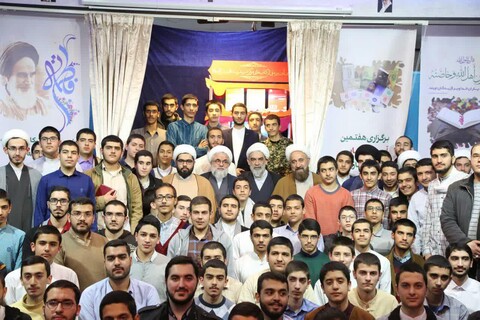 تصاویر/ مراسم عمامه گذاری طلاب مدرسه علمیه دارالسلام تهران