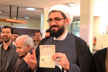 تشکر امام جمعه همدان از حضور پرشور مردم پای صندوق های رای