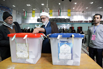 نمایندگان مجلس نسبت به رفع مشکلات محرومان اهتمام ویژه داشته باشند