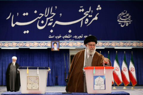 حضور رهبر انقلاب در انتخابات مجلس شورای اسلامی و مجلس خبرگان رهبری