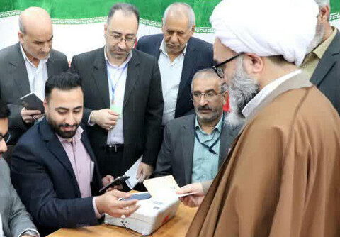 تصاویر/ حضور علمای خوزستان پای صندوق‌های رأی یازدهمین دوره انتخابات مجلس شورای اسلامی