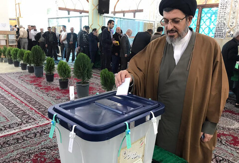 تصاویر/ حضور علمای خوزستان پای صندوق‌های رأی یازدهمین دوره انتخابات مجلس شورای اسلامی