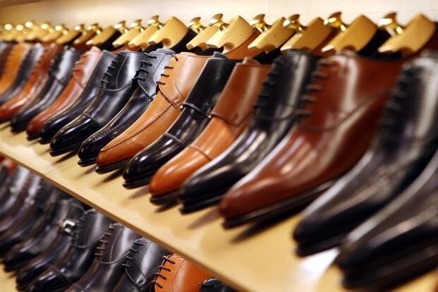 The rule of using leather shoes, the leather for which was made from an  animal that was not ritually slaughtered - Hawzah News Agency