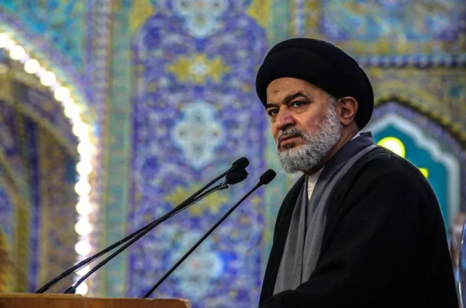 Une distinction doit être faite entre la vérité et le mensonge et suivre la droiture, même si ses adeptes sont moins