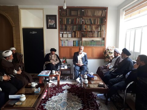 جلسه ی آموزشی پیشگیری از کرونا ویروس در بستان آباد