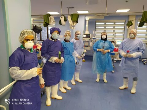 حضور طلاب العلوم الدينية للحوزة العلمية في مستشفى فرقاني بقم المقدسة
