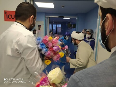حضور طلاب العلوم الدينية للحوزة العلمية في مستشفى فرقاني بقم المقدسة
