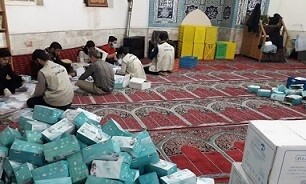 توزیع بسته‌های فرهنگی و بسته‌های بهداشتی در روستای ابرجس قم