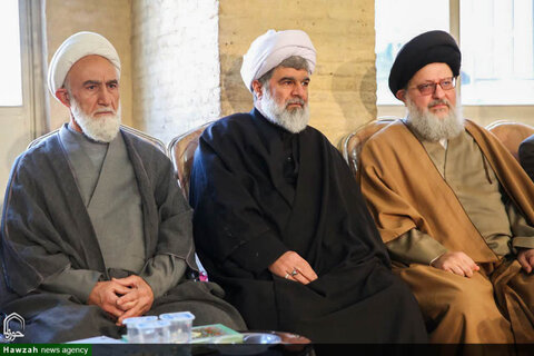 تصاویر یکمین سالگرد آیت الله حاج سیدعبد الحسین روضاتی در اصفهان