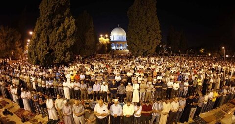 Thousands of Palestinians take part in Great Fajr Campaign