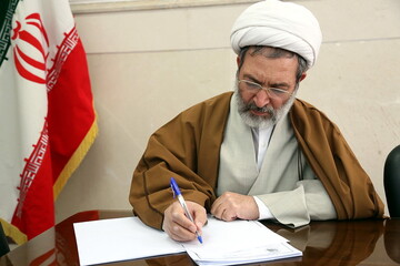 فیلم | سروده‌ای از حجت الاسلام والمسلمین زمانی