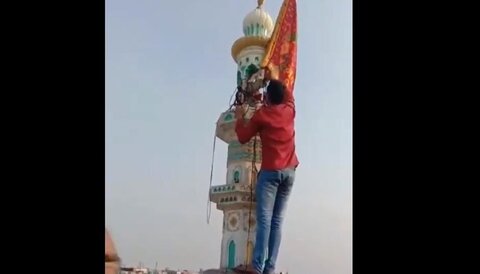 تقدیر از شهروندی که پرچم هندوهای افراطی را از مناره مسجد پایین کشید