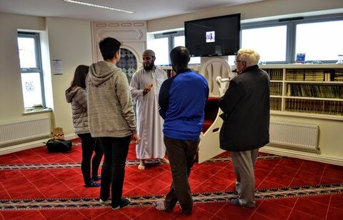 تور «صدای همدلی اسلامی» برای آشنایی غیرمسلمانان با دین در بریتانیا