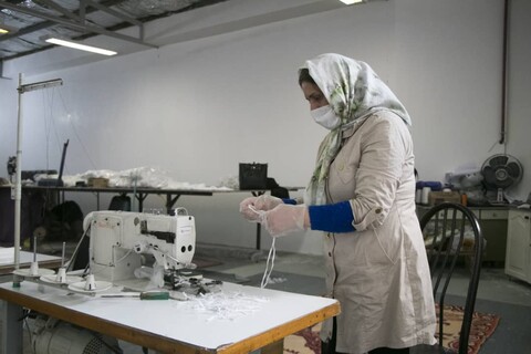 تصویری رپورٹ| کرونا وائرس سے بچاؤ کے لئے ایران میں عوام کی جانب سے فری ماسک تقسیم 