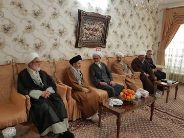 امام جمعه ارومیه به دیدار روحانیون پیشکسوت خوی رفت