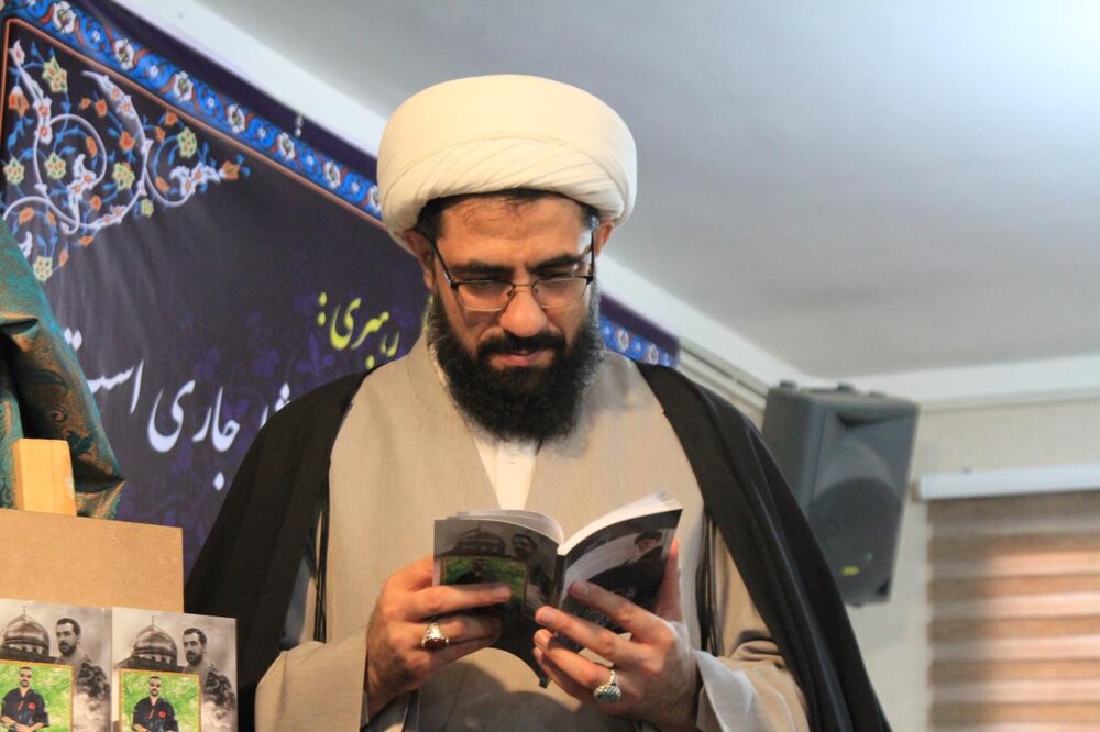 مردم به پویش «در خانه بمانیم» بپیوندند/ کتاب شرح حال شهدا را بخوانید 