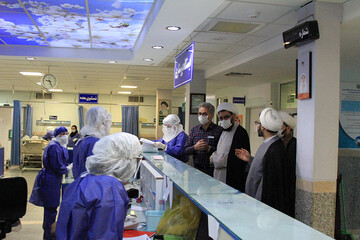 امام جمعه همدان به بیمارستان کرونایی ها رفت+ عکس