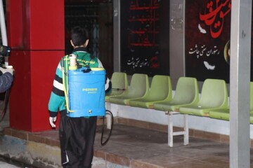 تصاویر شما/ ضدعفونی سطح شهر توسط طلاب جهادی مدرسه علمیه امام صادق(ع) محمودآباد