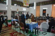تصاویر / بازدید امام جمعه مرند از محل دوخت ماسک در محله استمز شهرستان مرند