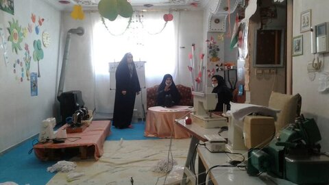تصویری رپورٹ| ایرانی خواتین فری ماسک تیار کرنے میں مشغول