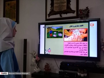 رسانه ملی ساعات و شبکه های بیشتری برای آموزش دانش آموزان اختصاص دهد