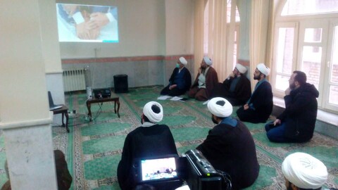 تصاویر / جلسه توجیهی و آموزشی گروه های جهادی در مبارزه با کرونا در تبریز تشکیل شد.
