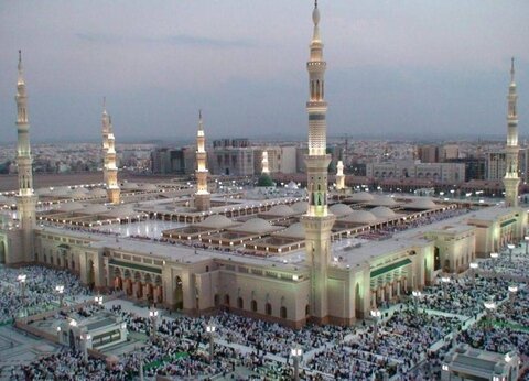 Saudi Arabia suspends prayer in all mosques apart from Two Holy Mosques
