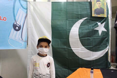 تصاویر/ دومین مرحله توزیع اقلام بهداشتی رایگان توسط طلاب پاکستانی مقیم قم