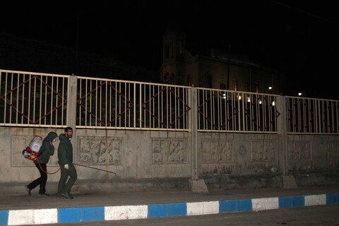 تصاویر / رزمایش بسیجیان همدان برای ضدعفونی کردن شهر