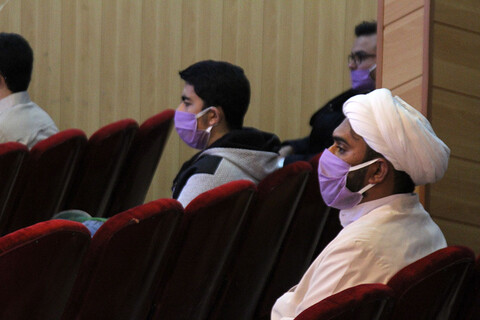 تصاویر / برگزاری کلاس‌های آموزشی برای ارائه آموزش لازم به اصناف با حضور طلاب و نیروهای جهادی