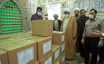 بازدید مدیرکل اوقاف قم از روند تهیه و توزیع بسته‌های حمایتی اوقاف