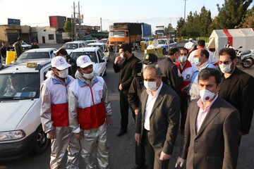 بازدید استاندار قم از اجرای طرح ملی غربالگری جمعیت هلال احمر