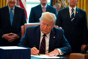 ترامپ بسته نجات آمریکا را امضا کرد