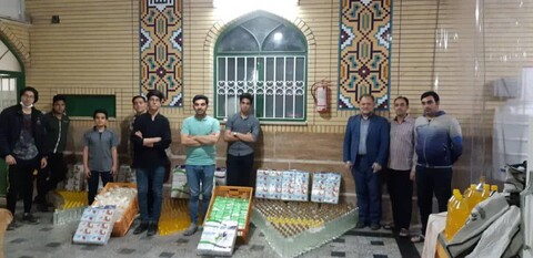 تصاویر/ فعالیت جهادگران مسجد امام حسن مجتبی (ع) کوی شهید خاندایی کاشان درتوزیع اقلام بهداشتی و ضد عفونی
