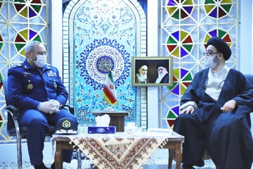 دیدار فرمانده نیروی هوایی ارتش با امام جمعه تبریز