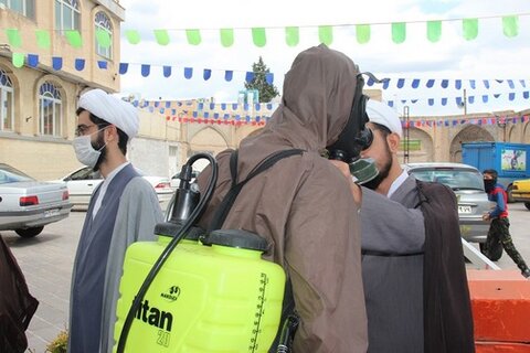 تصاویر/ طلاب جهادی قزوین در رزمایش مدافعان سلامت شرکت کردند