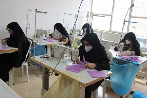 تولید روزانه 4000 ماسک بهداشتی توسط بسیج دانشجویی دانشگاه بقیه الااعظم (عج) قزوین