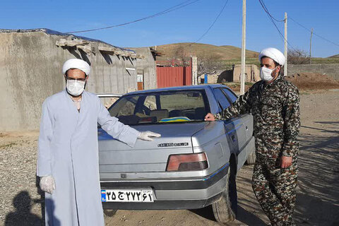 تصاویر/ حضور گروه جهادی «فی قلوب» طلاب بیجاری در ضدعفونی کردن روستاهای شهرستان