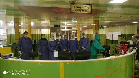 تصویری رپورٹ| حوزہ علمیہ صوبہ لرستان کے مسئولین کی کرونا کے مریضوں سے مقامی ہسپتال کا دورہ