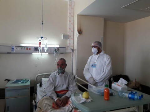 تصاویر/ خدمت‎رسانی طلاب جهادی در بیمارستان‌های قم