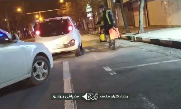 کلیپ | ضدعفونی خودروها توسط طلاب جهادی زنجان