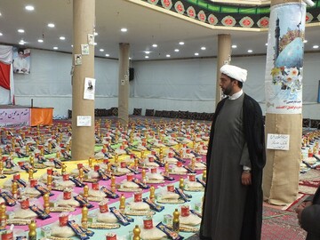 توزیع بسته های کمک مومنانه در گلدشت نجف آباد