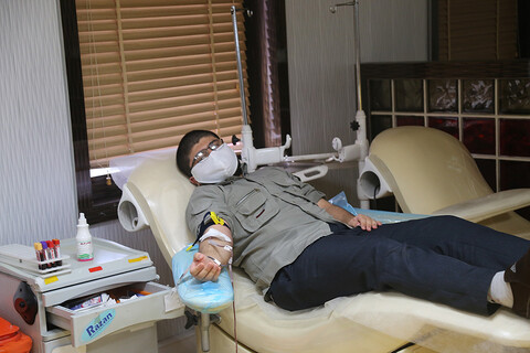 حضوربیش از 50 طلبه اهوازی در طرح اهداء خون