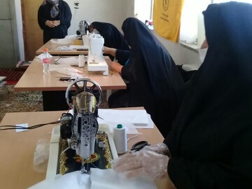 فعالیت جهادی بانوان طلاب بستان آباد در مقابله با کرونا