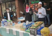 Coronavirs: Muslims at Sizzler Express give away free food