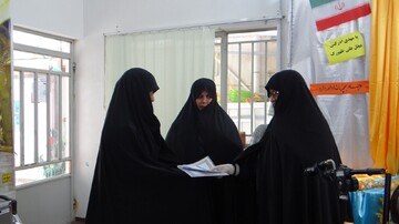 امام جمعه گرگان از بانوان طلبه جهادگر تجلیل کرد