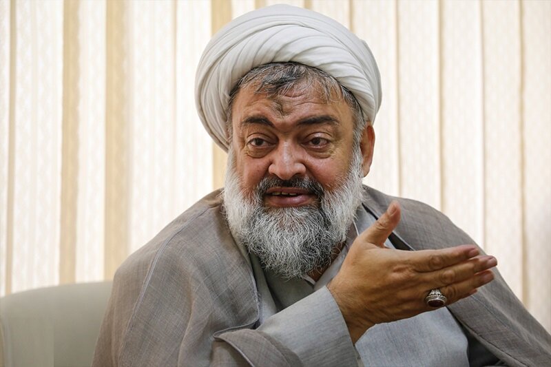 وظیفه قطعی نخبگان جامعه، تقویت اتحاد مقدس است