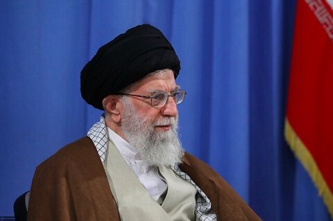 What is Imam Khamenei's opinion about freedom of the press?