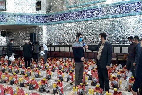 تصاویر/ توزیع 800 بسته غذایی به همت جهادگران فاطمی ارومیه