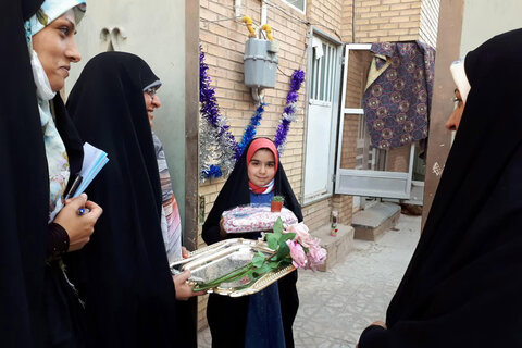 تصاویر/جشن تکلیف خانه به خانه به همت مدرسه کریم اهل بیت در مهریز